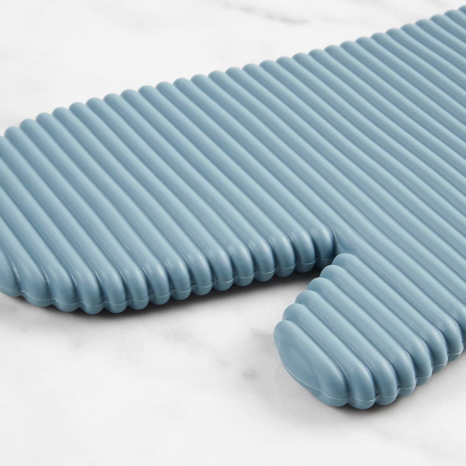 KITCHENAID Ribbed Soft Silicone Oven Mitt 2 - Pack Set, 7.5&34;x13&34;, Milkshake - Homesidy.com