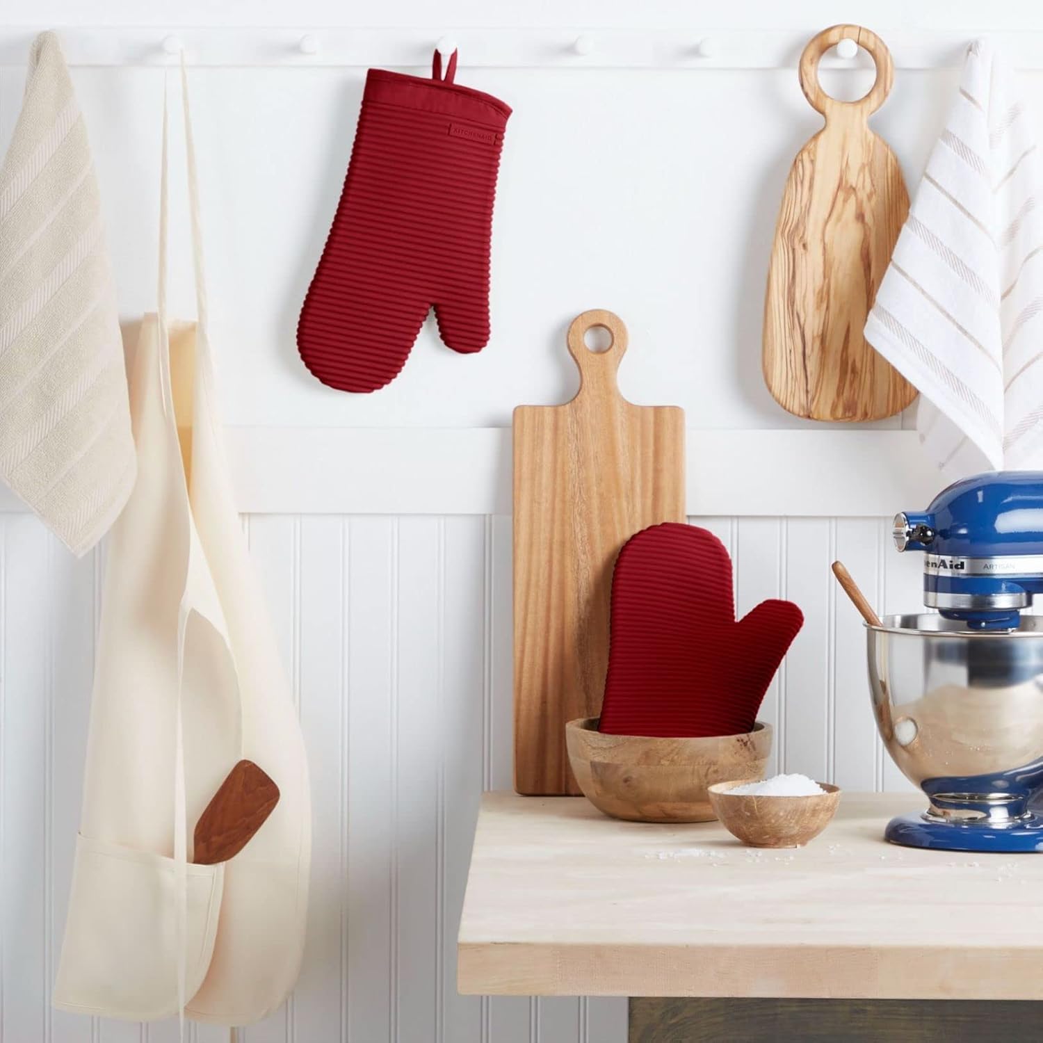 KITCHENAID Ribbed Soft Silicone Oven Mitt 2 - Pack Set, 7.5&34;x13&34;, Milkshake - Homesidy.com