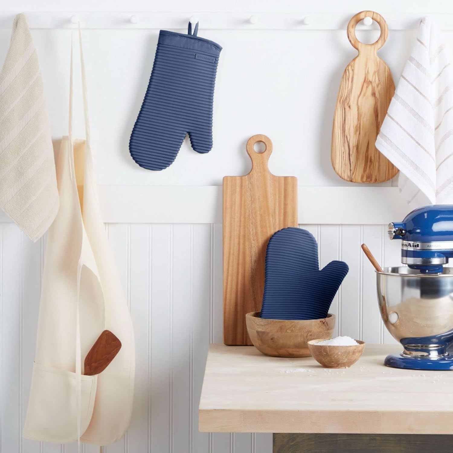 KITCHENAID Ribbed Soft Silicone Oven Mitt 2 - Pack Set, 7.5&34;x13&34;, Milkshake - Homesidy.com