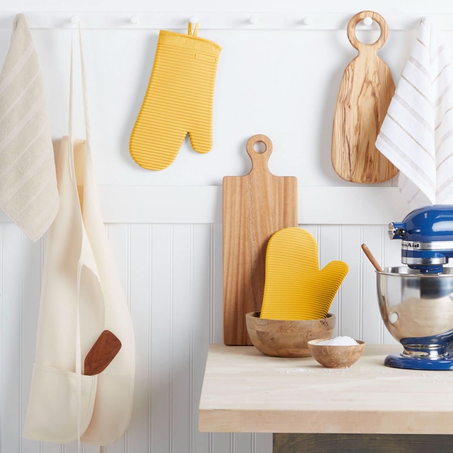 KITCHENAID Ribbed Soft Silicone Oven Mitt 2 - Pack Set, 7.5&34;x13&34;, Milkshake - Homesidy.com