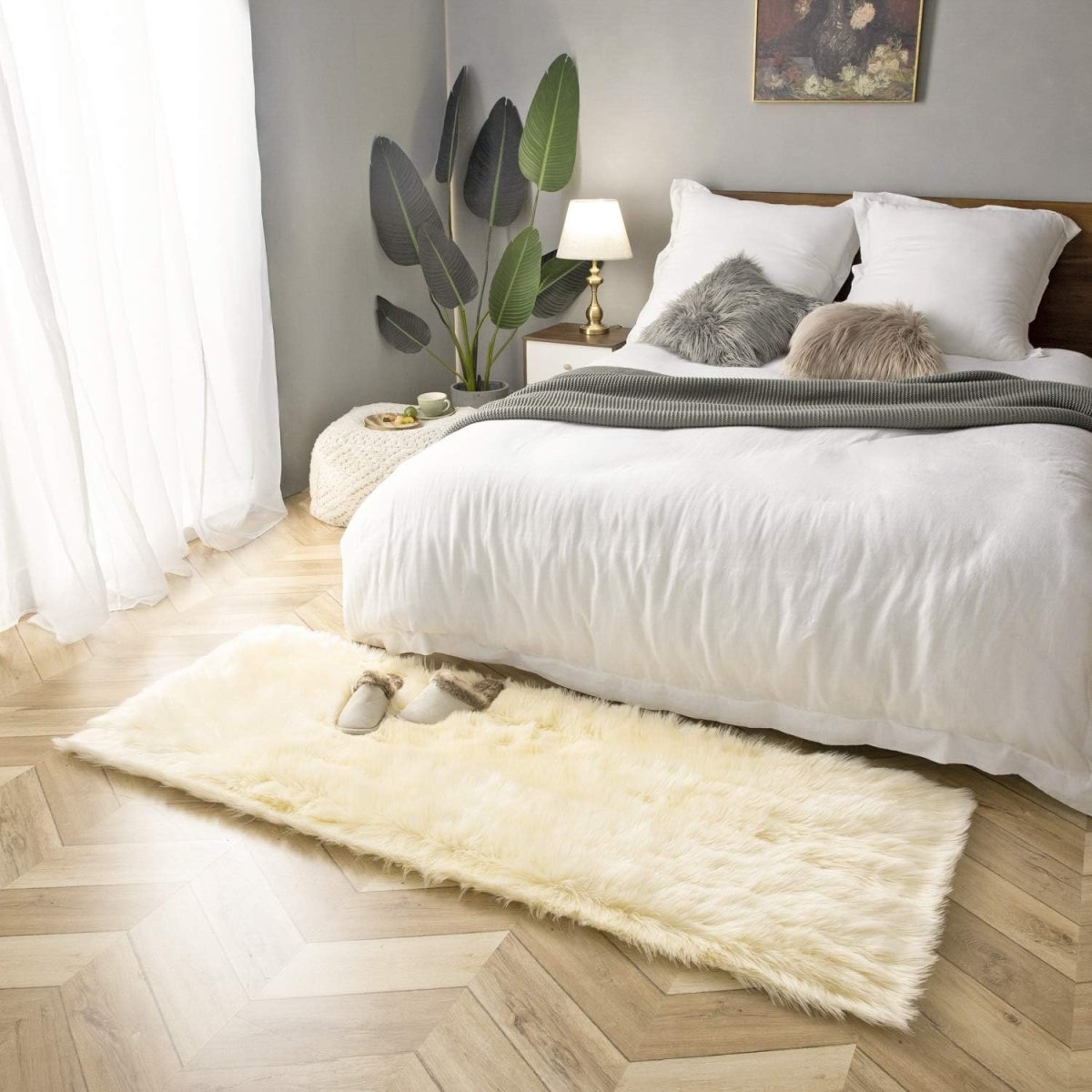 Ashler Faux Fur Rug, Fluffy White Small Sheepskin Rug, Ultra Soft 2x3 Ft Mat, Machine Washable Shag Mats, Nursery Throw for Bed, Living, Kids Room - Homesidy.com