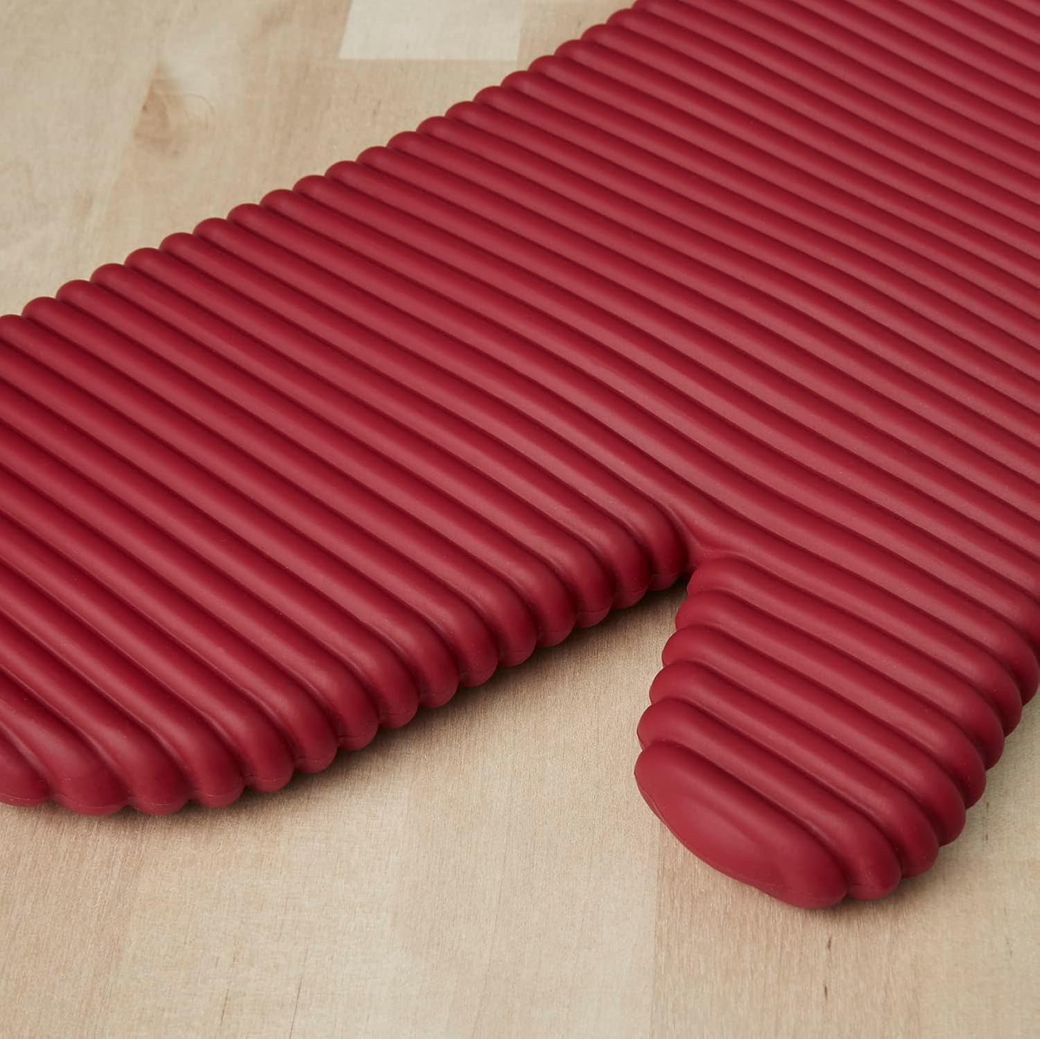 KITCHENAID Ribbed Soft Silicone Oven Mitt 2 - Pack Set, 7.5&34;x13&34;, Milkshake - Homesidy.com