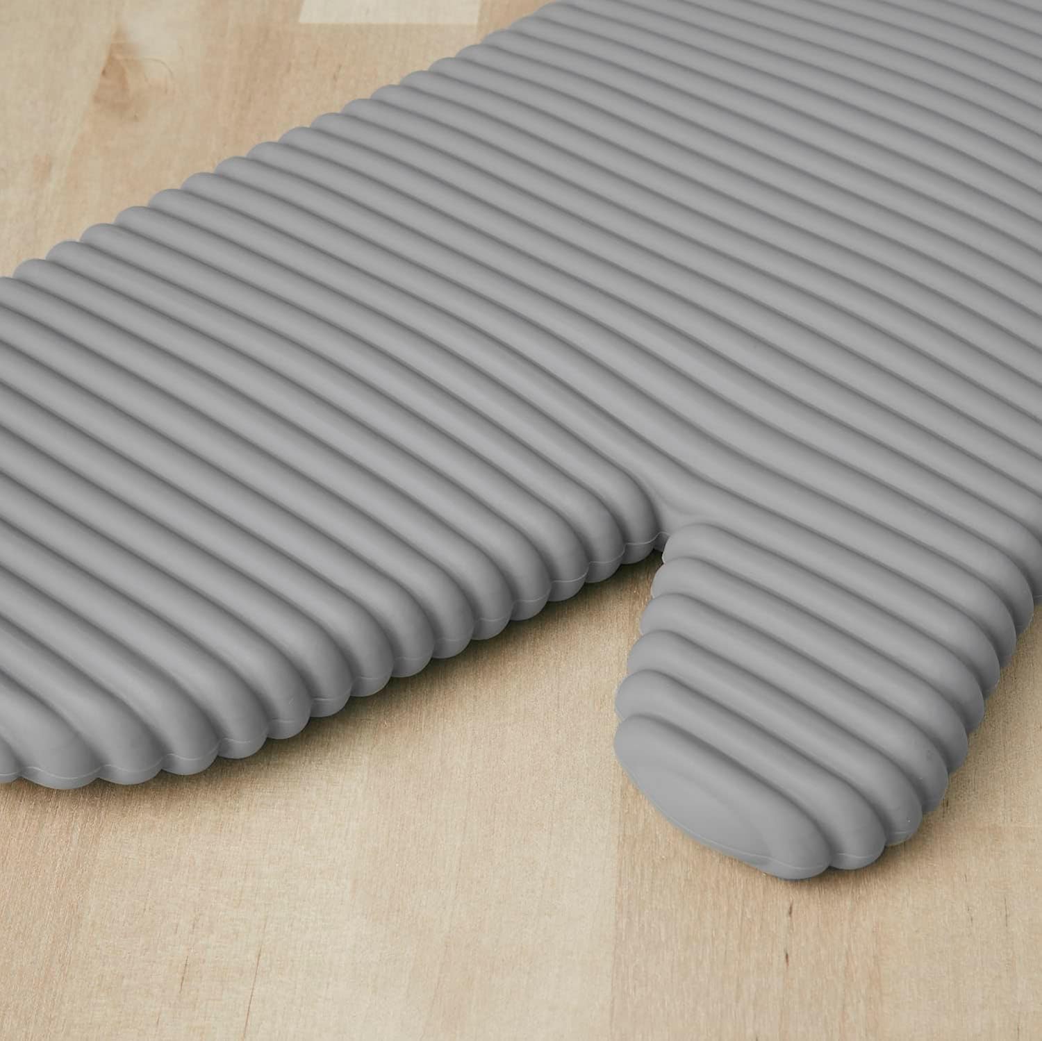 KITCHENAID Ribbed Soft Silicone Oven Mitt 2 - Pack Set, 7.5&34;x13&34;, Milkshake - Homesidy.com