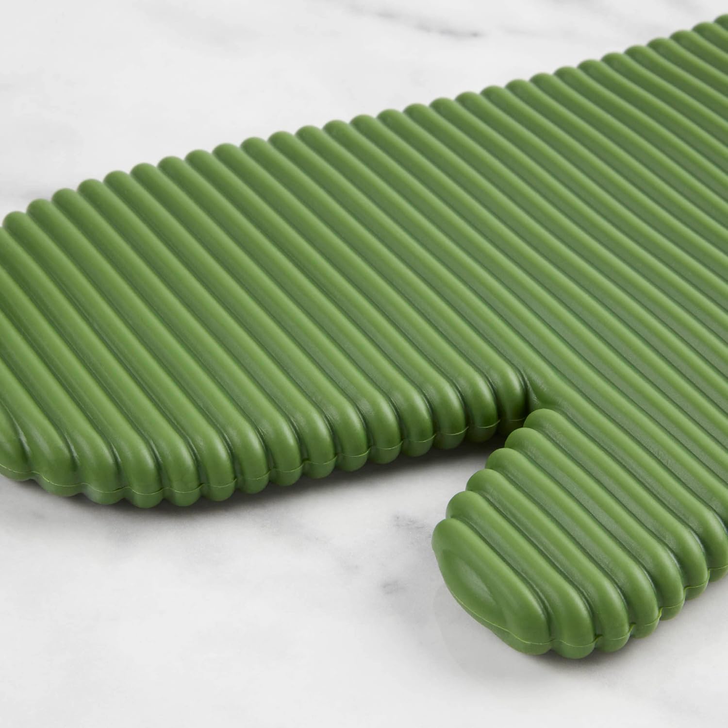 KITCHENAID Ribbed Soft Silicone Oven Mitt 2 - Pack Set, 7.5&34;x13&34;, Milkshake - Homesidy.com