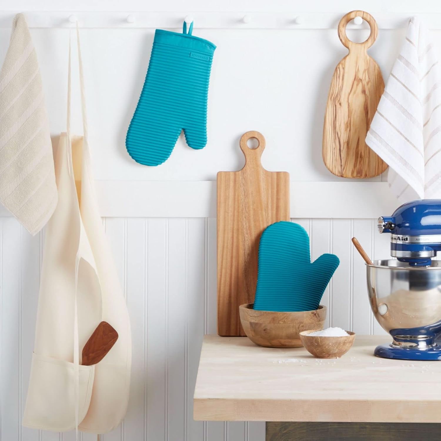 KITCHENAID Ribbed Soft Silicone Oven Mitt 2 - Pack Set, 7.5&34;x13&34;, Milkshake - Homesidy.com