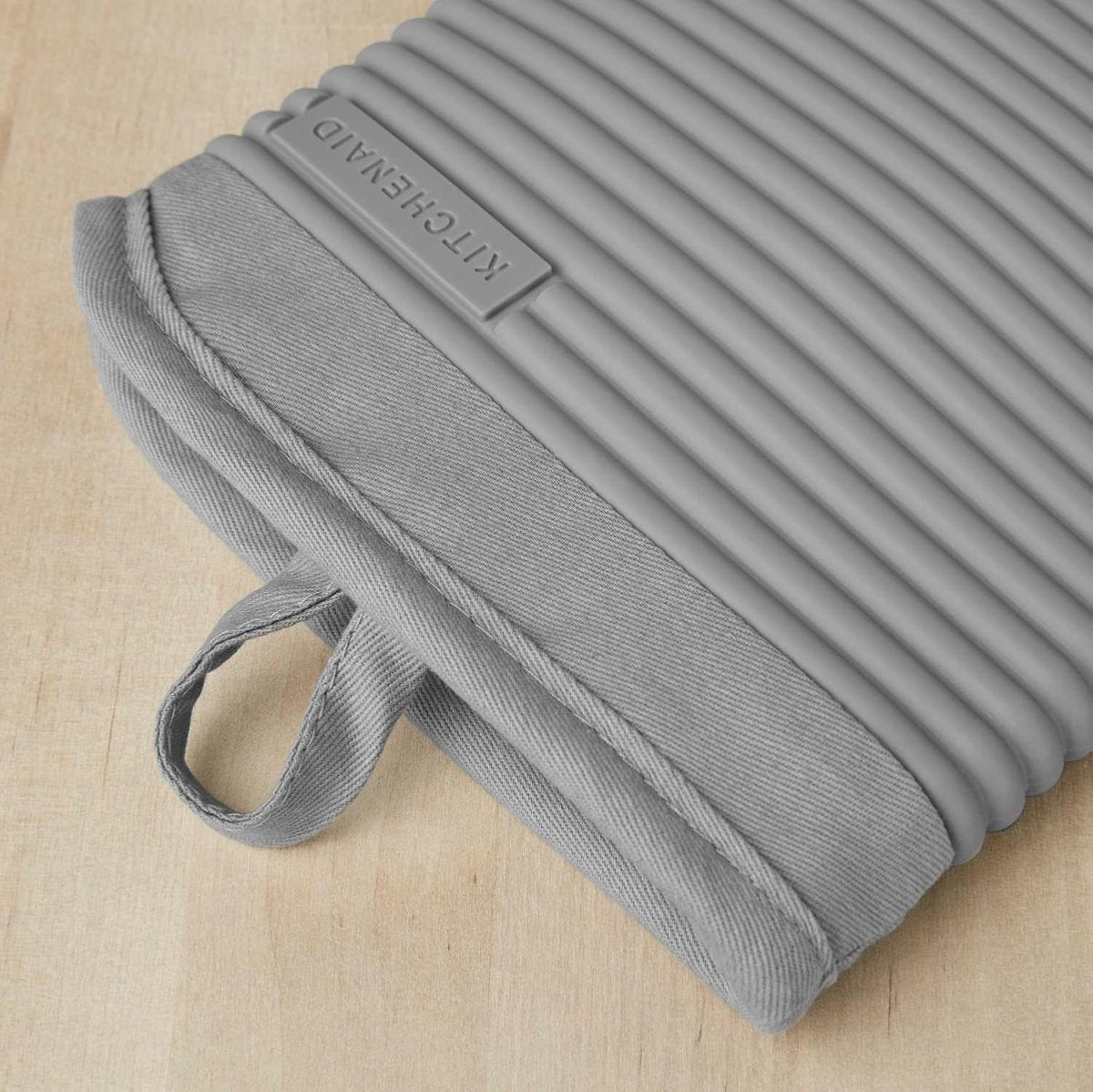 KITCHENAID Ribbed Soft Silicone Oven Mitt 2 - Pack Set, 7.5&34;x13&34;, Milkshake - Homesidy.com