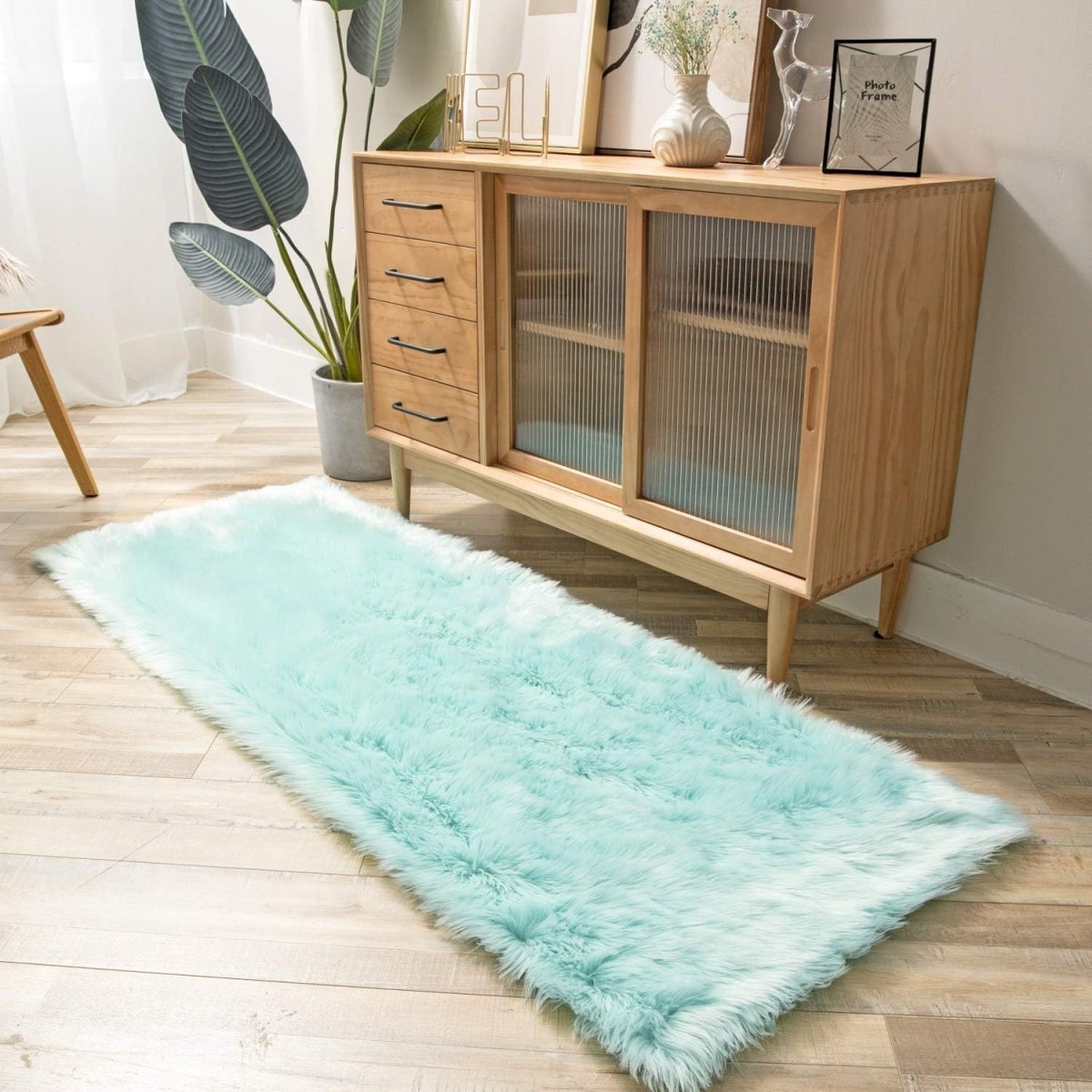 Ashler Faux Fur Rug, Fluffy White Small Sheepskin Rug, Ultra Soft 2x3 Ft Mat, Machine Washable Shag Mats, Nursery Throw for Bed, Living, Kids Room - Homesidy.com