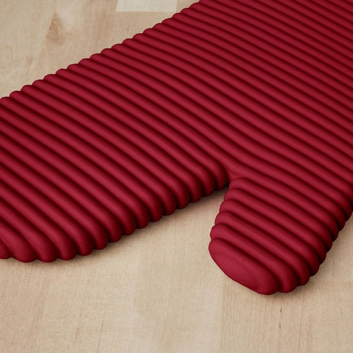 KITCHENAID Ribbed Soft Silicone Oven Mitt 2 - Pack Set, 7.5&34;x13&34;, Milkshake - Homesidy.com