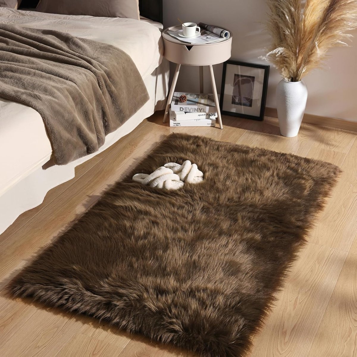 Ashler Faux Fur Rug, Fluffy White Small Sheepskin Rug, Ultra Soft 2x3 Ft Mat, Machine Washable Shag Mats, Nursery Throw for Bed, Living, Kids Room - Homesidy.com