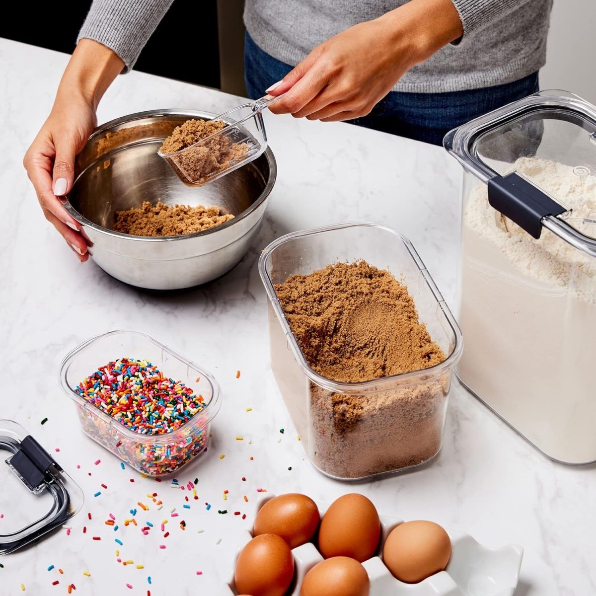 Rubbermaid Brilliance Pantry Airtight Food Storage Container, BPA - Free 7.8 Cup, Ideal for Brown Sugar - Efficient, Leak - Proof and Dishwasher - safe - Homesidy.com