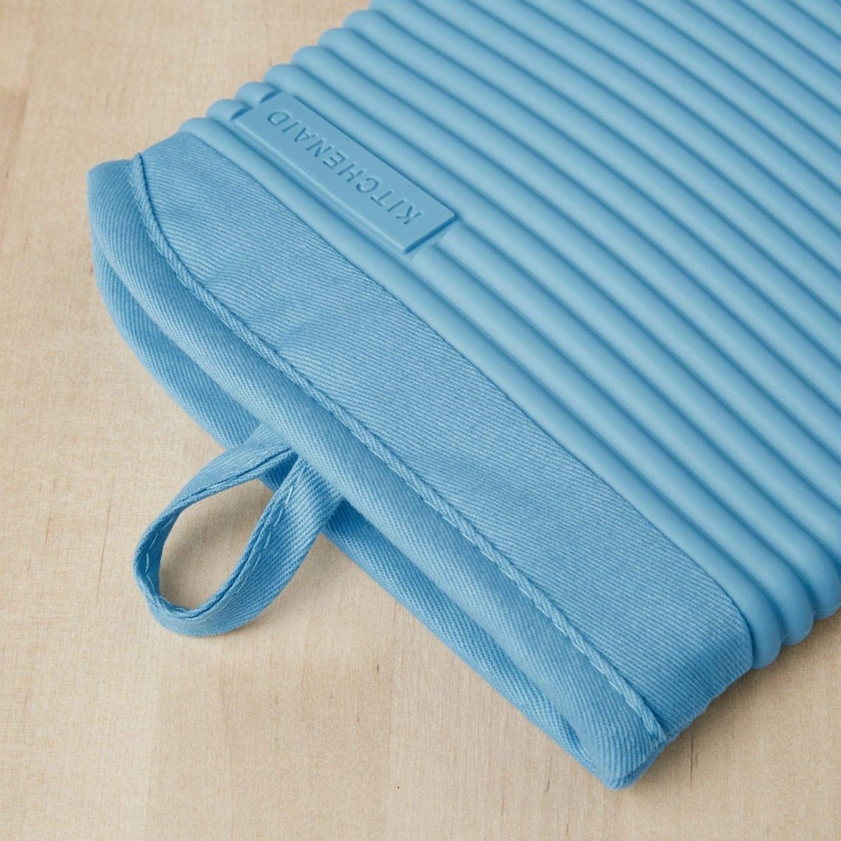 KITCHENAID Ribbed Soft Silicone Oven Mitt 2 - Pack Set, 7.5&34;x13&34;, Milkshake - Homesidy.com