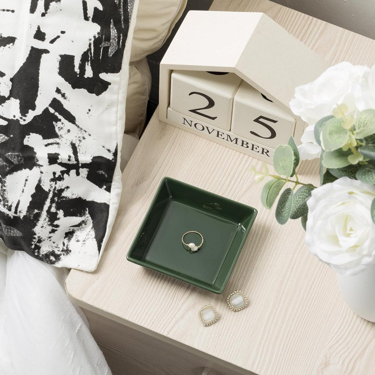 Mecaikru Ceramic Trinket Dish, Ring Tray, Decorative Jewelry Dish for Earrings Necklaces Watch Keys, for Women, White Green - Homesidy.com