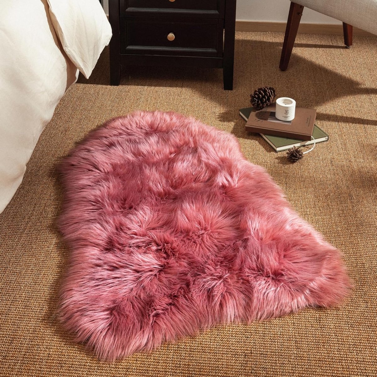 Ashler Faux Fur Rug, Fluffy White Small Sheepskin Rug, Ultra Soft 2x3 Ft Mat, Machine Washable Shag Mats, Nursery Throw for Bed, Living, Kids Room - Homesidy.com