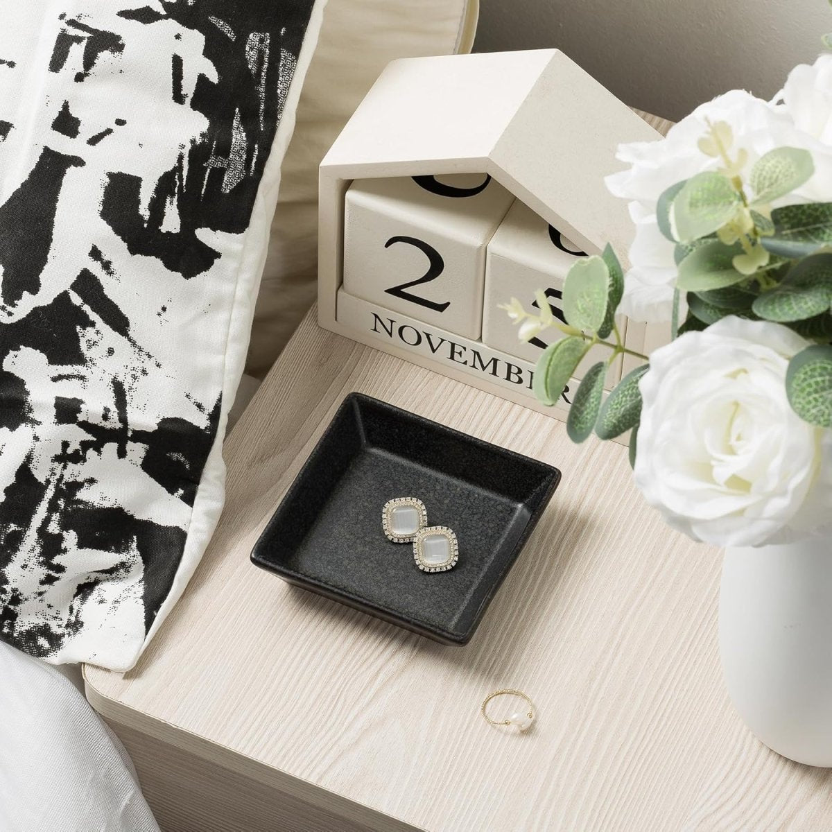Mecaikru Ceramic Trinket Dish, Ring Tray, Decorative Jewelry Dish for Earrings Necklaces Watch Keys, for Women, White Green - Homesidy.com